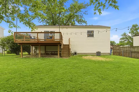 Exterior - 2139 Camelback Dr, Columbus, OH 43228 photo 6 of 10