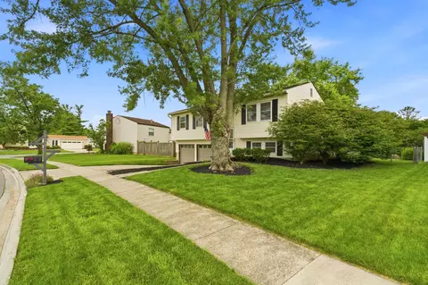 Exterior - 2139 Camelback Dr, Columbus, OH 43228 photo 10 of 10