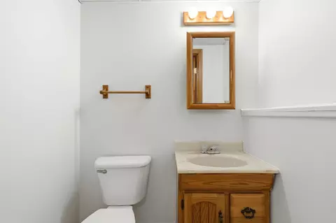 Bath - 2139 Camelback Dr, Columbus, OH 43228 photo 4 of 4