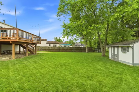 Exterior - 2139 Camelback Dr, Columbus, OH 43228 photo 5 of 10