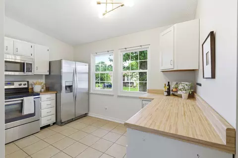 Kitchen - 2139 Camelback Dr, Columbus, OH 43228 photo 1 of 4