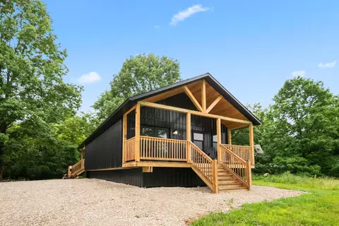 10005 County Rd 16 Rd SE, Glouster, OH 45732