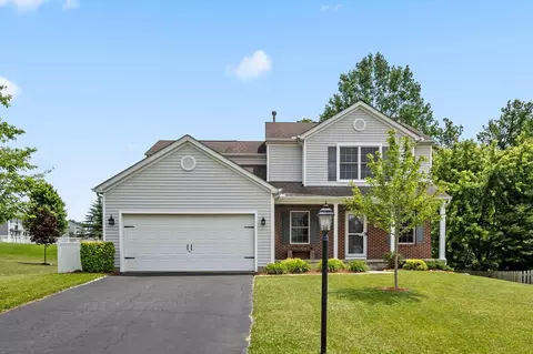 1092 Oxford Dr N, Pataskala, OH 43062
