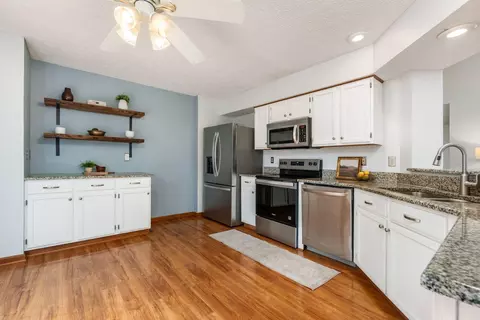 Kitchen - 4118 Pathfield Dr, Columbus, OH 43230 photo 1 of 3