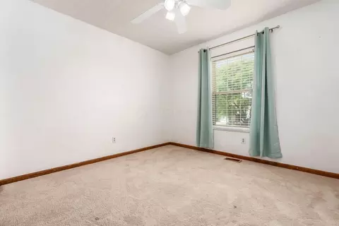 Bedroom - 4118 Pathfield Dr, Columbus, OH 43230 photo 8 of 9
