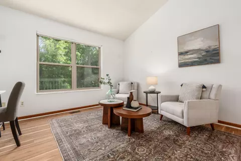 Living - 4118 Pathfield Dr, Columbus, OH 43230 photo 5 of 6