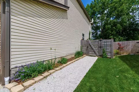 Exterior - 4118 Pathfield Dr, Columbus, OH 43230 photo 11 of 12