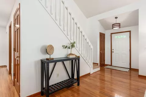 Entry Way - 4118 Pathfield Dr, Columbus, OH 43230 photo 2 of 3