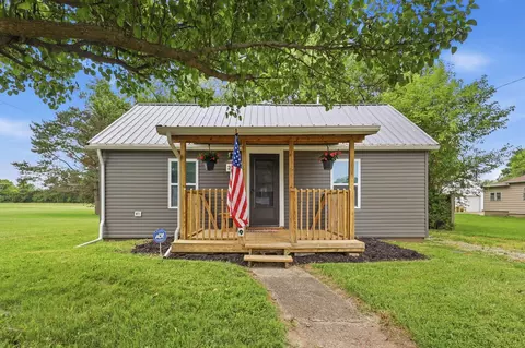 249 W Mound St, South Charleston, OH 45368