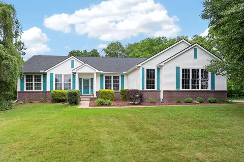 67 Blue Bonnet Dr, Heath, OH 43056