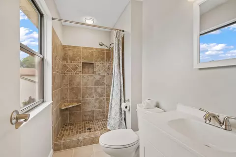 Bath - 8766 Gallo Dr, Powell, OH 43065 photo 2 of 4