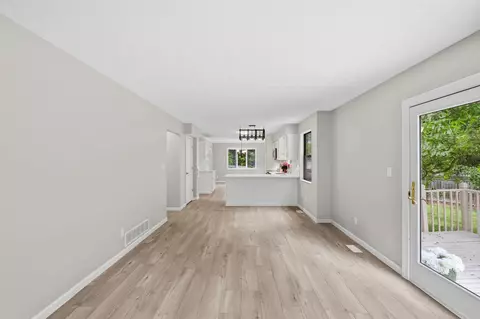 Living - 8766 Gallo Dr, Powell, OH 43065 photo 2 of 4