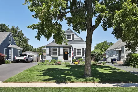 588 Chatham Rd, Columbus, OH 43214