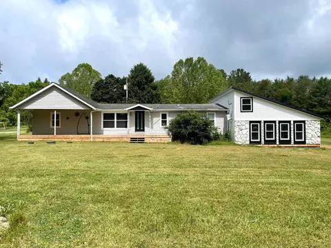 15351 Berry Rd, Logan, OH 43138