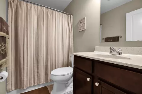 Bath - 116 Broadstone Cir E, Blacklick, OH 43004 photo 1 of 2