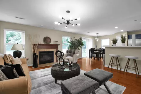 Living - 116 Broadstone Cir E, Blacklick, OH 43004 photo 2 of 3