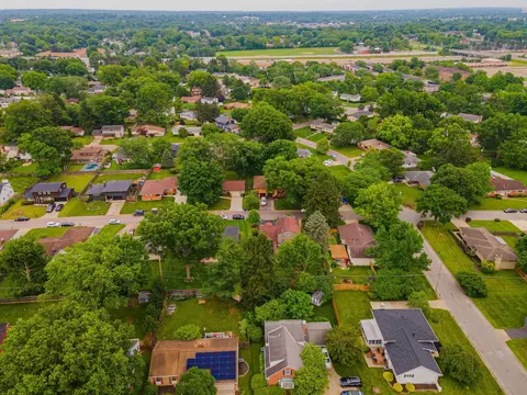 View/Area - 1479 Devonhurst Dr, Columbus, OH 43232 photo 4 of 5