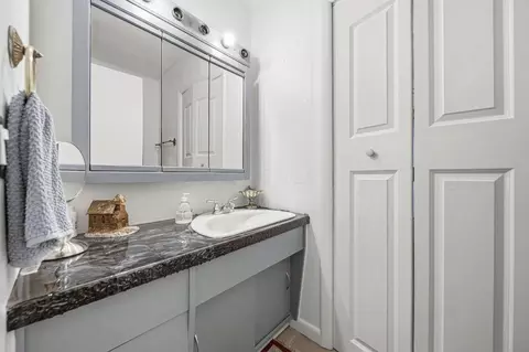 Bath - 1479 Devonhurst Dr, Columbus, OH 43232 photo 1 of 4
