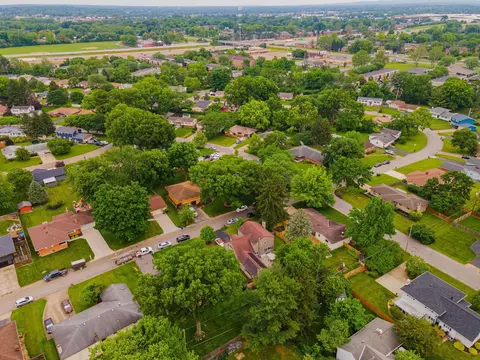 View/Area - 1479 Devonhurst Dr, Columbus, OH 43232 photo 3 of 5