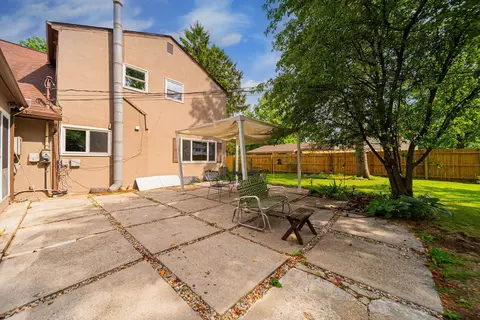 Exterior - 1479 Devonhurst Dr, Columbus, OH 43232 photo 4 of 11