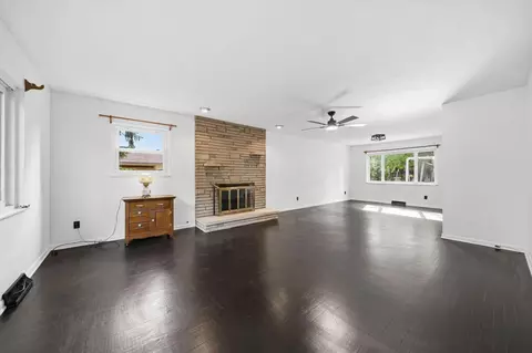 Living - 1479 Devonhurst Dr, Columbus, OH 43232 photo 1 of 11