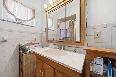 Bath - 1479 Devonhurst Dr, Columbus, OH 43232 photo 3 of 4
