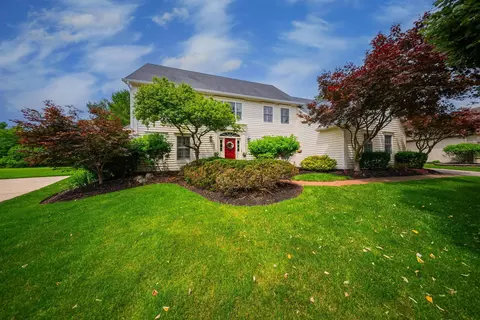 5652 Fawnbrook Ln, Dublin, OH 43017