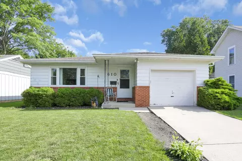 610 W 9th St, Marysville, OH 43040