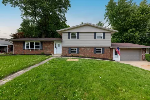 1922 Old Coach Rd, Springfield, OH 45505