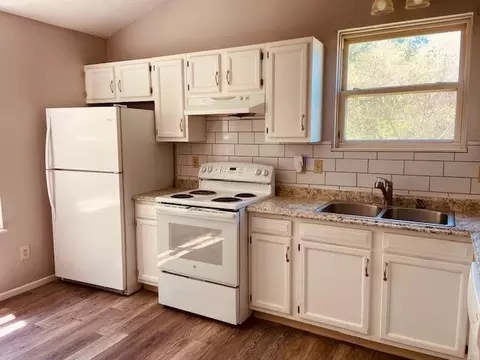 661 Pine Trace Ct, Columbus, OH 43228