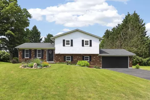 65 Amberly Dr, Granville, OH 43023