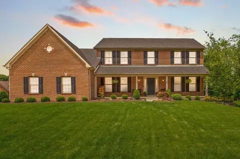 5955 Windward Ct, Lewis Center, OH 43035