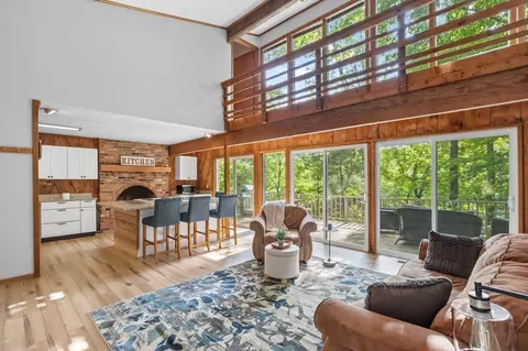 1275 Taos Ln, Sugar Grove, OH 43155