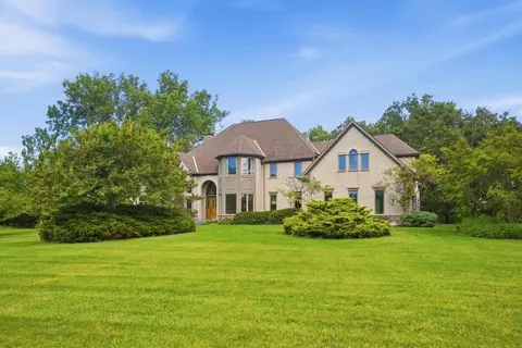 Exterior - 320 Edgington Dr, Plain City, OH 43064 photo 3 of 19