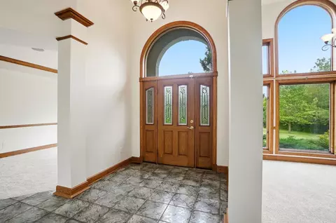 Entry Way - 320 Edgington Dr, Plain City, OH 43064 photo 2 of 5