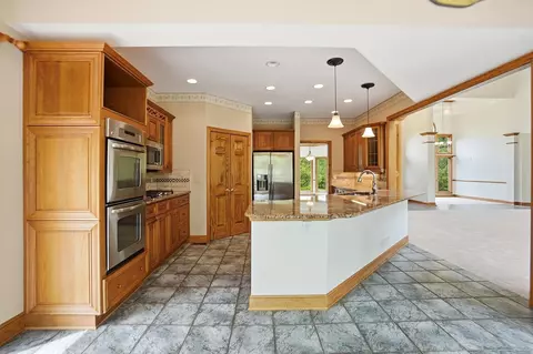 Kitchen - 320 Edgington Dr, Plain City, OH 43064 photo 1 of 8