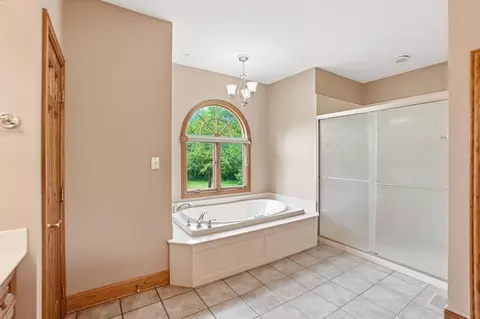 Bath - 320 Edgington Dr, Plain City, OH 43064 photo 7 of 14