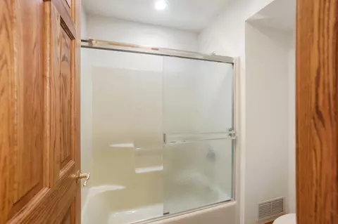 Bath - 320 Edgington Dr, Plain City, OH 43064 photo 14 of 14