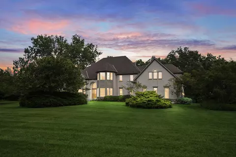 320 Edgington Dr, Plain City, OH 43064