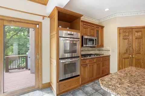 Kitchen - 320 Edgington Dr, Plain City, OH 43064 photo 8 of 8