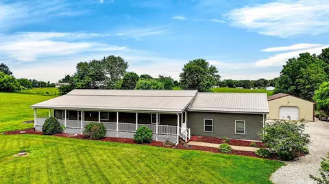 Exterior - 7096 Warner-huffer Rd, Circleville, OH 43113 photo 2 of 11