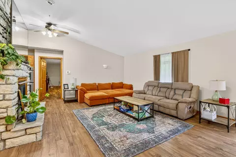 Living - 7096 Warner-huffer Rd, Circleville, OH 43113 photo 1 of 2