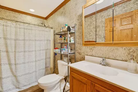 Bath - 7096 Warner-huffer Rd, Circleville, OH 43113 photo 2 of 2
