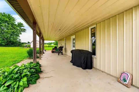 Exterior - 7096 Warner-huffer Rd, Circleville, OH 43113 photo 9 of 11