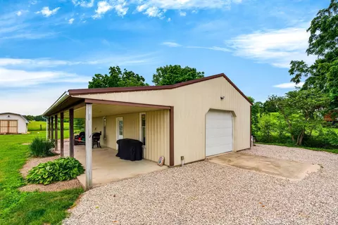 Exterior - 7096 Warner-huffer Rd, Circleville, OH 43113 photo 8 of 11
