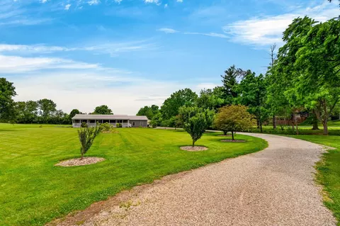 Exterior - 7096 Warner-huffer Rd, Circleville, OH 43113 photo 3 of 11