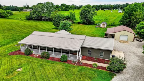 7096 Warner-huffer Rd, Circleville, OH 43113