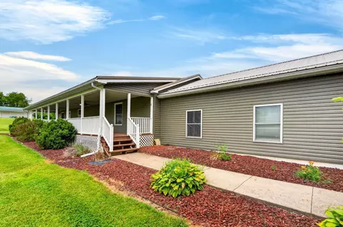 Exterior - 7096 Warner-huffer Rd, Circleville, OH 43113 photo 5 of 11
