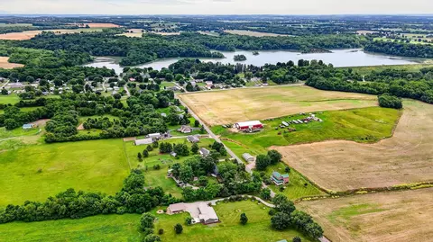 View/Area - 7096 Warner-huffer Rd, Circleville, OH 43113 photo 8 of 10