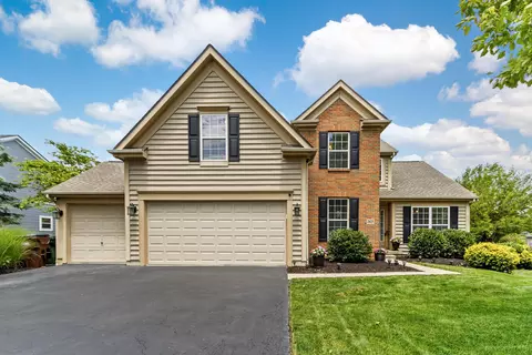 2025 Alum Village Dr, Lewis Center, OH 43035